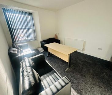 6 bedroom terraced house to rent - Photo 1