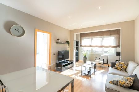 Carrer de Casanova, Barcelona, Catalonia 08036 - Photo 3