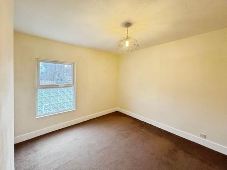 2 bedroom end of terrace house to rent - Photo 5