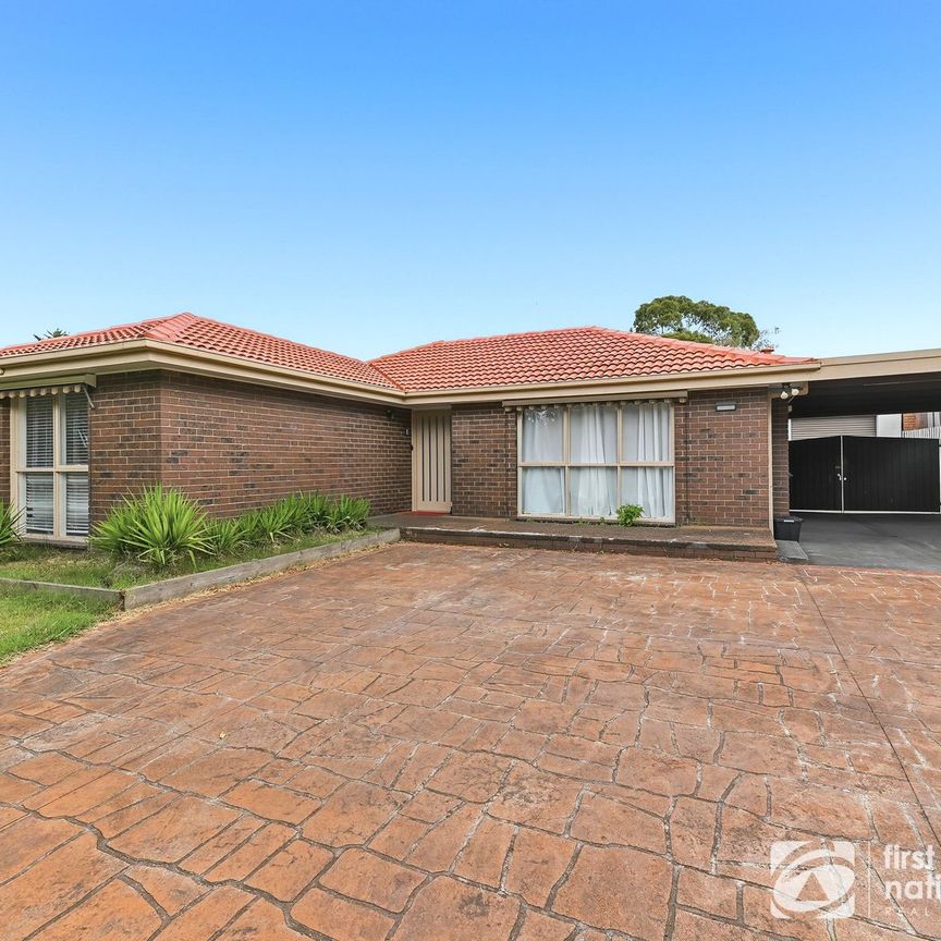 Charming Family Home in Prime Cranbourne Location - Photo 1
