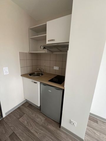 Location Appartement 1 pièce 25m² FRANQUEVILLE ST PIERRE 76520 - Photo 2