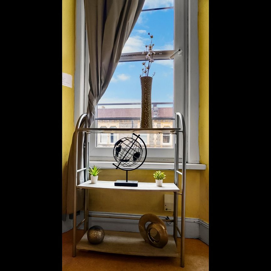 Bedsit, Waverley Road, BS6 - Photo 1