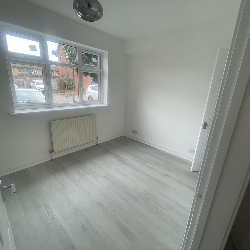 1 Bed Flat, Meridian Court, CR0 - Photo 1