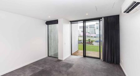 Executive Living in the Heart of the City - Photo 4