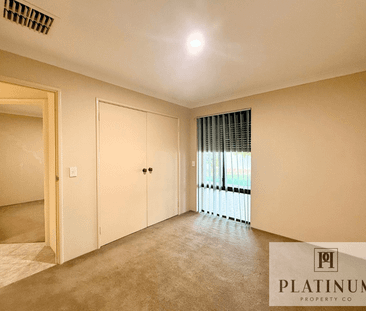 Spacious 4-Bedroom Family Home with Workshop, Solar & Multiple Livi... - Photo 2