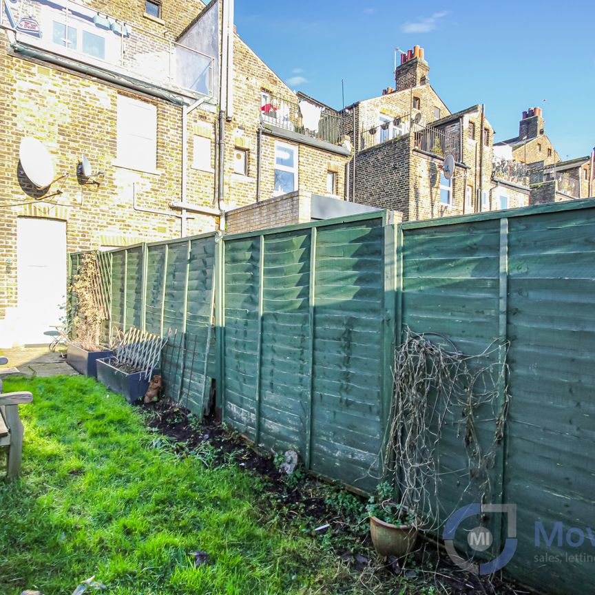 Auckland Hill, West Norwood, SE27 9PG - Photo 1