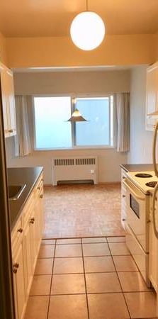 1 Bedroom Suite in West Side - Photo 1