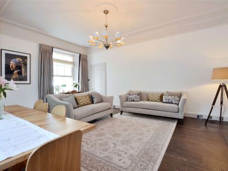 Beautifully presented ground floor apartment in a picturesque Nash Terrace with views of Regent's Park. - Photo 5