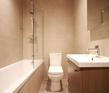 3 Bedroom Terraced To Let - Photo 4