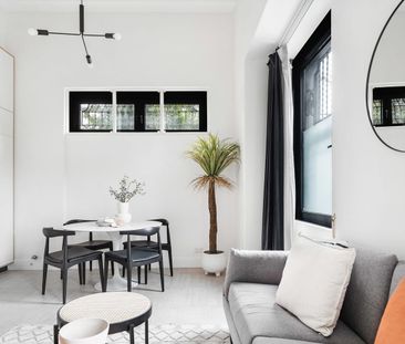 Stylish Warehouse Apartment in the Heart of the Inner City - Photo 1