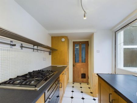 2 bedroom terraced house to rent - Photo 5