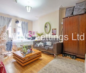 6 Bedroom Mid Terraced House for rent in Estcourt Avenue - Photo 6