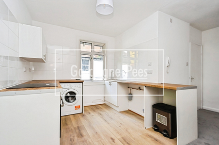 York Road, Guildford - Photo 2