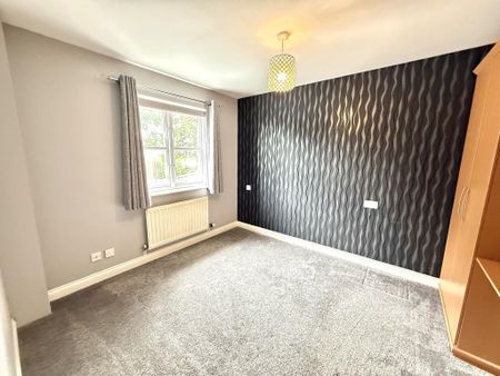 4 bedroom detached house to rent - Photo 4