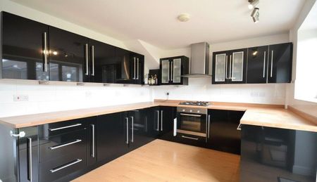 3 bedroom end of terrace house to rent - Photo 5