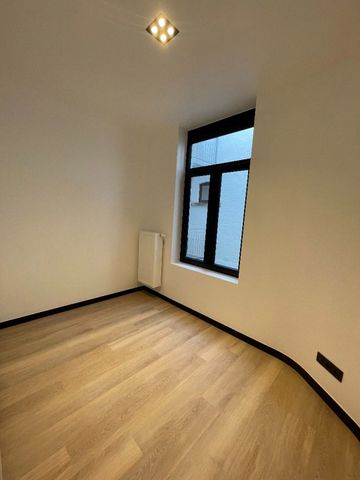 Gerenoveerd twee-slaapkamerappartement te huur nabij centrum Gent - Photo 2