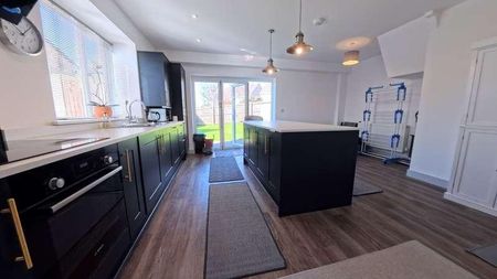 Somerton Road, Street, BA16 - Photo 5