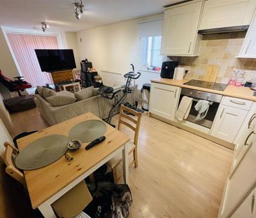 1 bedroom ground floor flat to rent - Photo 3