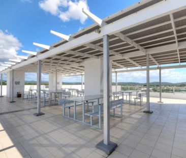 MODERN FULLY FURNISHED ONE BEDROOM APARTMENT - HEART OF PALM BEACH! - Photo 3