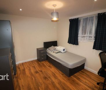 1 bedroom in a house share to rent - Photo 3