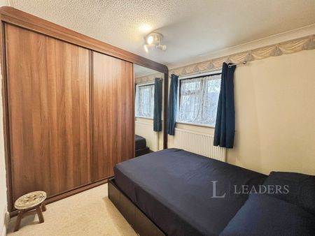 3 bedroom terraced to rent Lode Avenue, Waterbeach - Photo 2