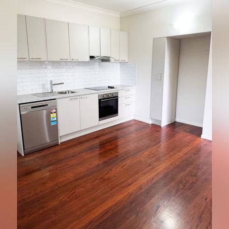 Everything at Your Doorstep in the Heart of Moorooka - Photo 5