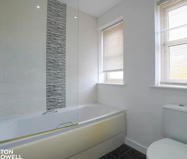 2 bedroom terraced house to rent - Photo 4
