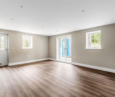 3 bedroom townhouse to rent - Photo 2