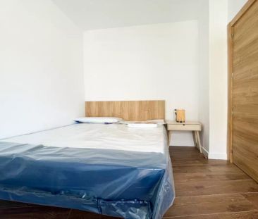 Double bed in Room in a shared 4-bedroom apartment for rent in Vist... - Photo 5