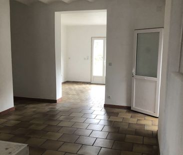 MAISON 4 CHAMBRES AVEC GRAND JARDIN ET GARAGE - Photo 2