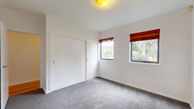 Comfort, Convenience & Effortless Living! - Photo 1