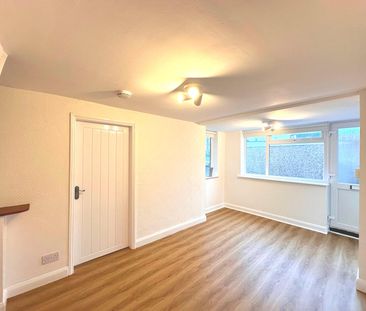 Beautifully-renovated 2 bed semi detached house in Boston, Lincs. - Photo 2