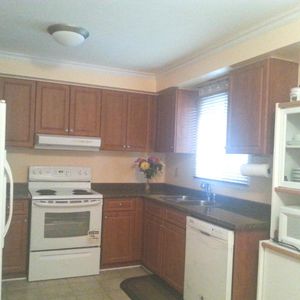 12 Barton St East - Photo 3