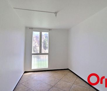 Appartement 4 pièces 62m2 MARSEILLE 7EME 1 375 euros - Photo 1