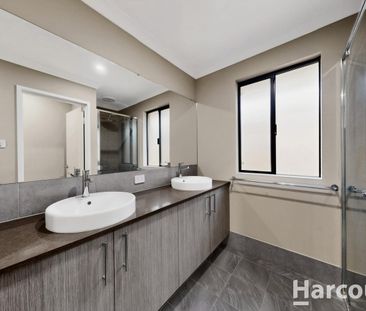 Modern & Well-Appointed Home Backing Onto Parklands - Photo 6