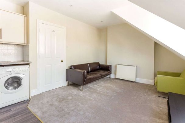 A bright one bedroom apartment - Photo 1