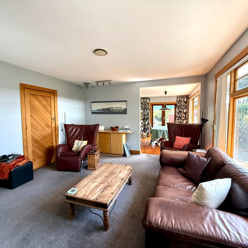 Hillsborough, 3 bedrooms - Photo 1