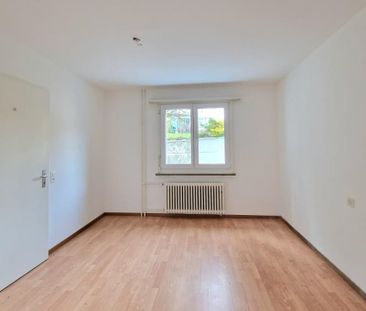 "Schöne Wohnung mit Gartensitzplatz + eigenem Eingang" - Photo 3