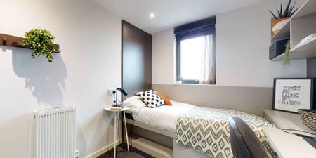 3 Bed Apartment - Photo 4