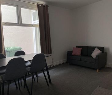 6 bedroom house share to rent - Photo 1