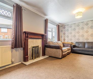 4 bedroom semi-detached house to rent - Photo 2