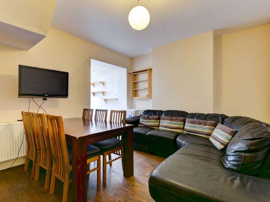 Shanklin Road Room 7 - Photo 1