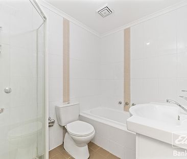 TOP FLOOR APARTMENT - Photo 1