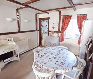 2 bedroom end of terrace house to rent - Photo 4