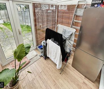 2 bedroom semi-detached house to rent - Photo 6
