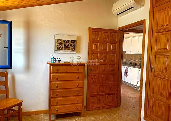 ** To rent 1 bedroom beach front house in Las Galletas