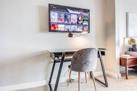 Yorkville Avenue - Photo 4