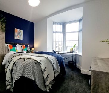 Modern 6-Bedroom Ensuite - Photo 6