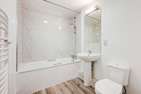 Barrington Court, 124 Wilton Road, London, SW1V - Photo 5