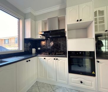 Family home in the heart of Dandenong - Photo 6
